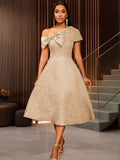 Robe de cocktail ajustée pour femmes avec un élégant design décolleté et un nœud décoratif R&B