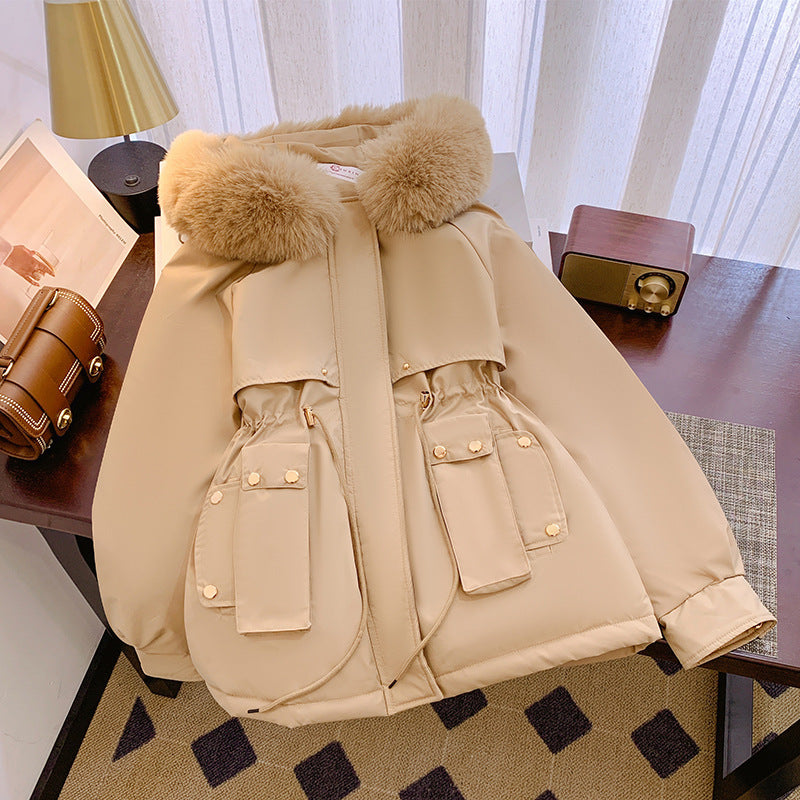 Parka courte utilitaire pour femmes avec col en fausse fourrure volumineux, poches cargo et cordon de serrage cintré Echo Archiv
