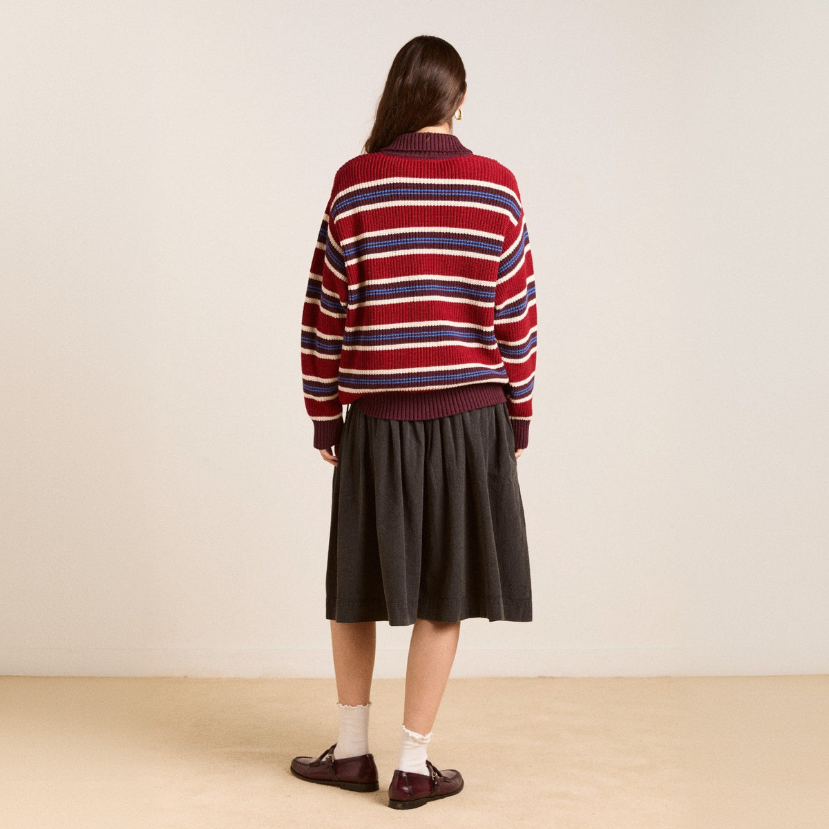 Pull en tricot oversize pour femmes avec col polo et relief à rayures multistrates Echoarchiv