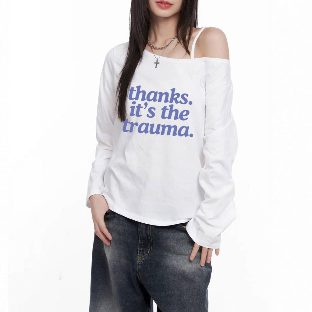 Chemisier court à manches longues off-shoulder pour femmes avec impression statement, décolleté asymétrique et coupe oversize Echo Archiv