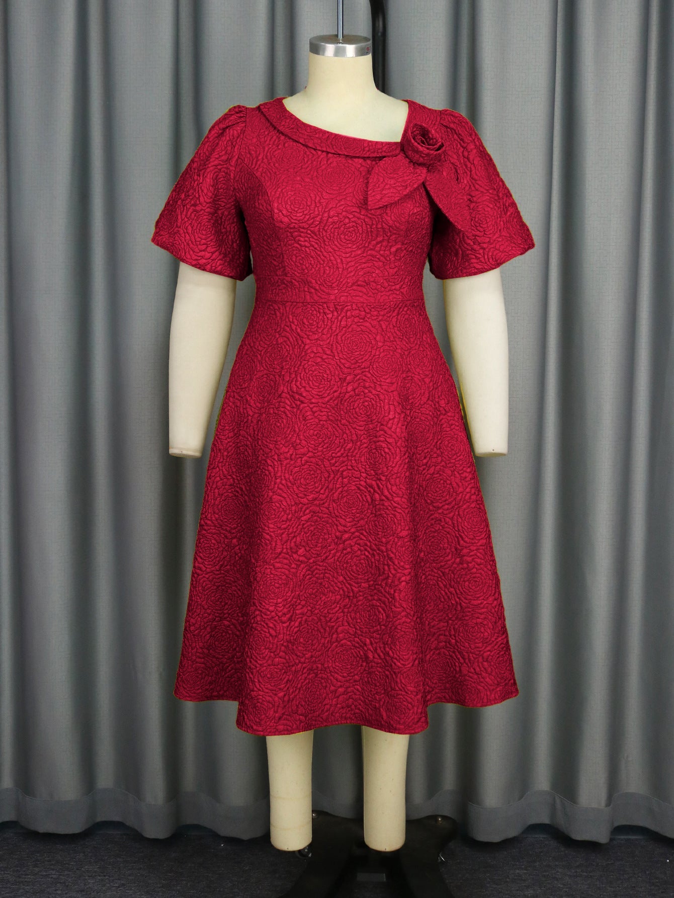 Robe pour femmes avec imprimé floral élégant et décoration en nœud R&B