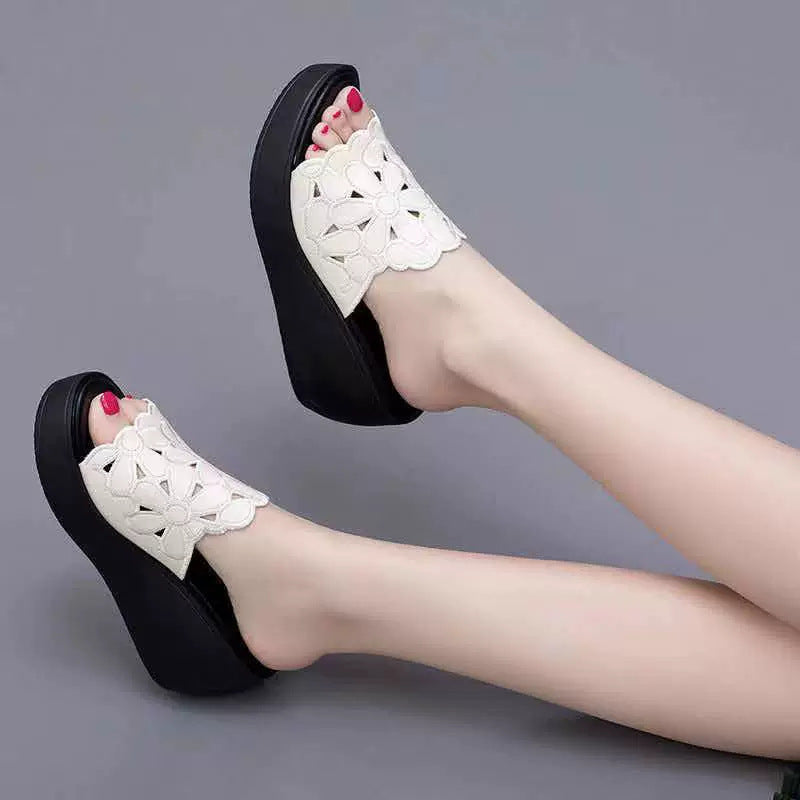 Pantoufles à talon compensé pour femmes avec design floral et semelle confortable R&B