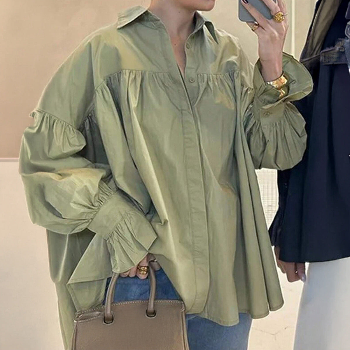 Chemise oversize pour femmes avec épaule froncée et manches ballon Echo Archiv