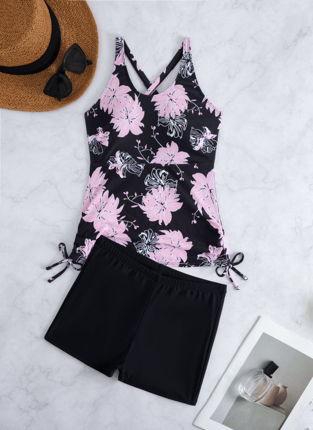 Ensemble Tankini Femme avec design floral tendance et shorts confortables R&B
