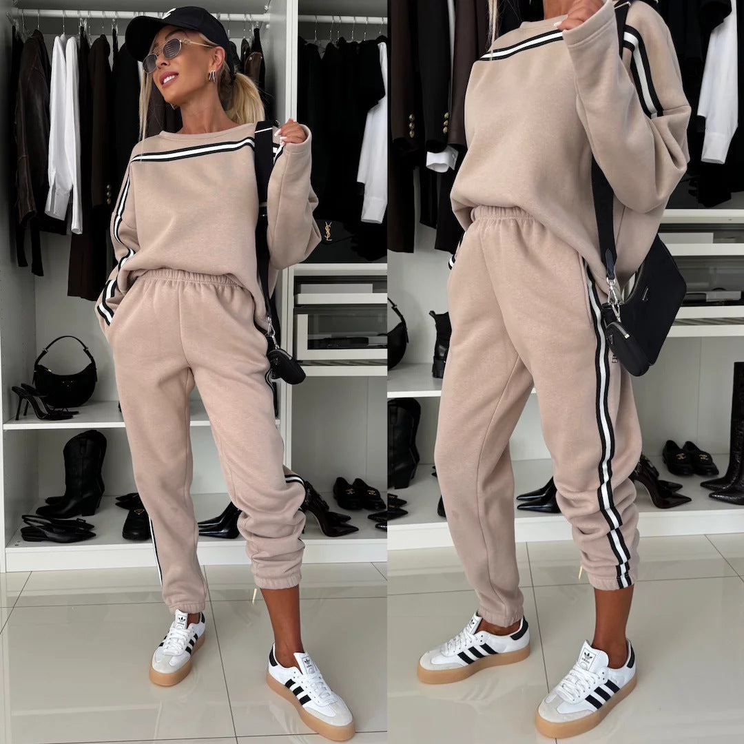 Ensemble de lounge sportif pour femmes avec bandes latérales rayées, sweat-shirt oversized et jogging élastique Echo Archive