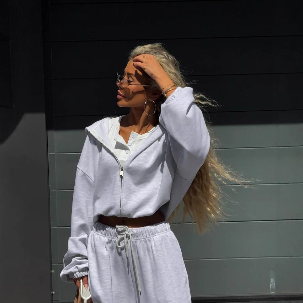 Ensemble de détente pour femmes avec veste à capuche zippée et pantalon de jogging ample en mélange de coton Echoarchiv