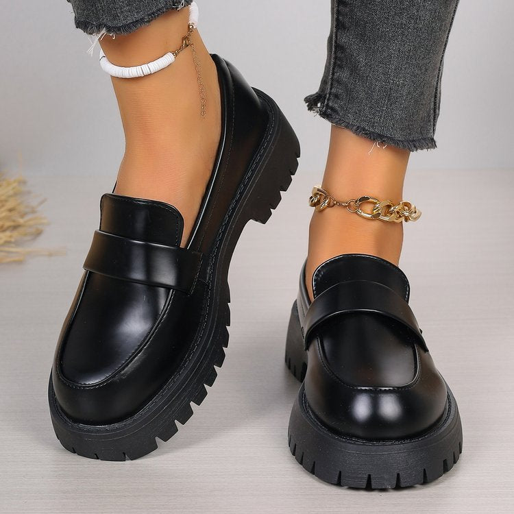 Mocassins pour femmes avec plateforme robuste et boucle stylée R&B