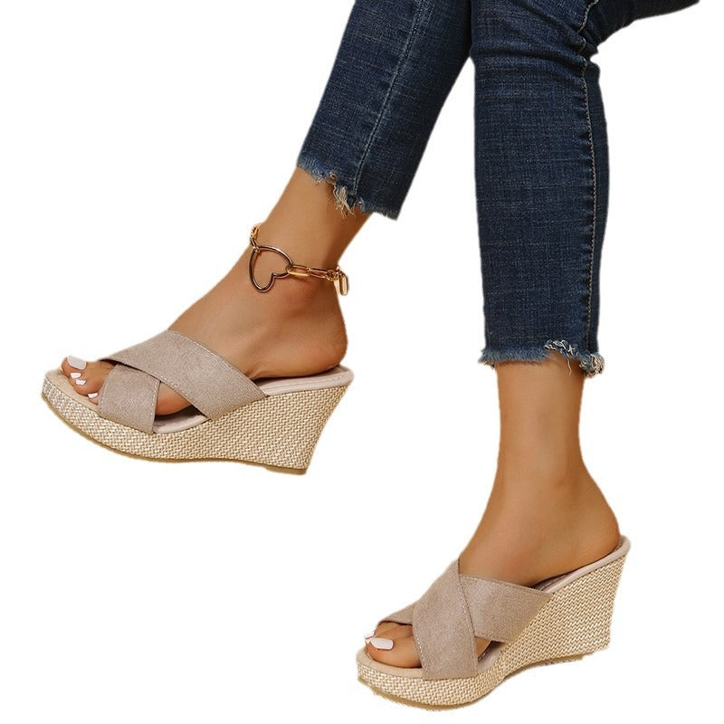 Mules à talon compensé pour femmes avec design tressé et semelle intérieure confortable R&B