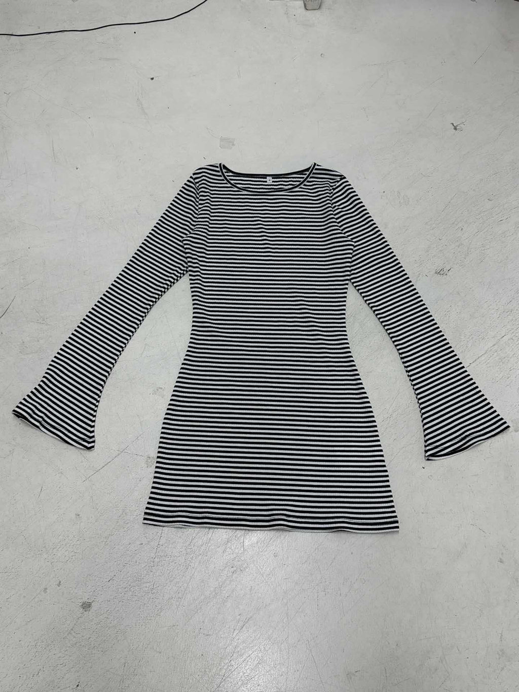 Robe mini côtelée cintrée pour femmes avec décolleté bateau et manches évasées Echo Archiv