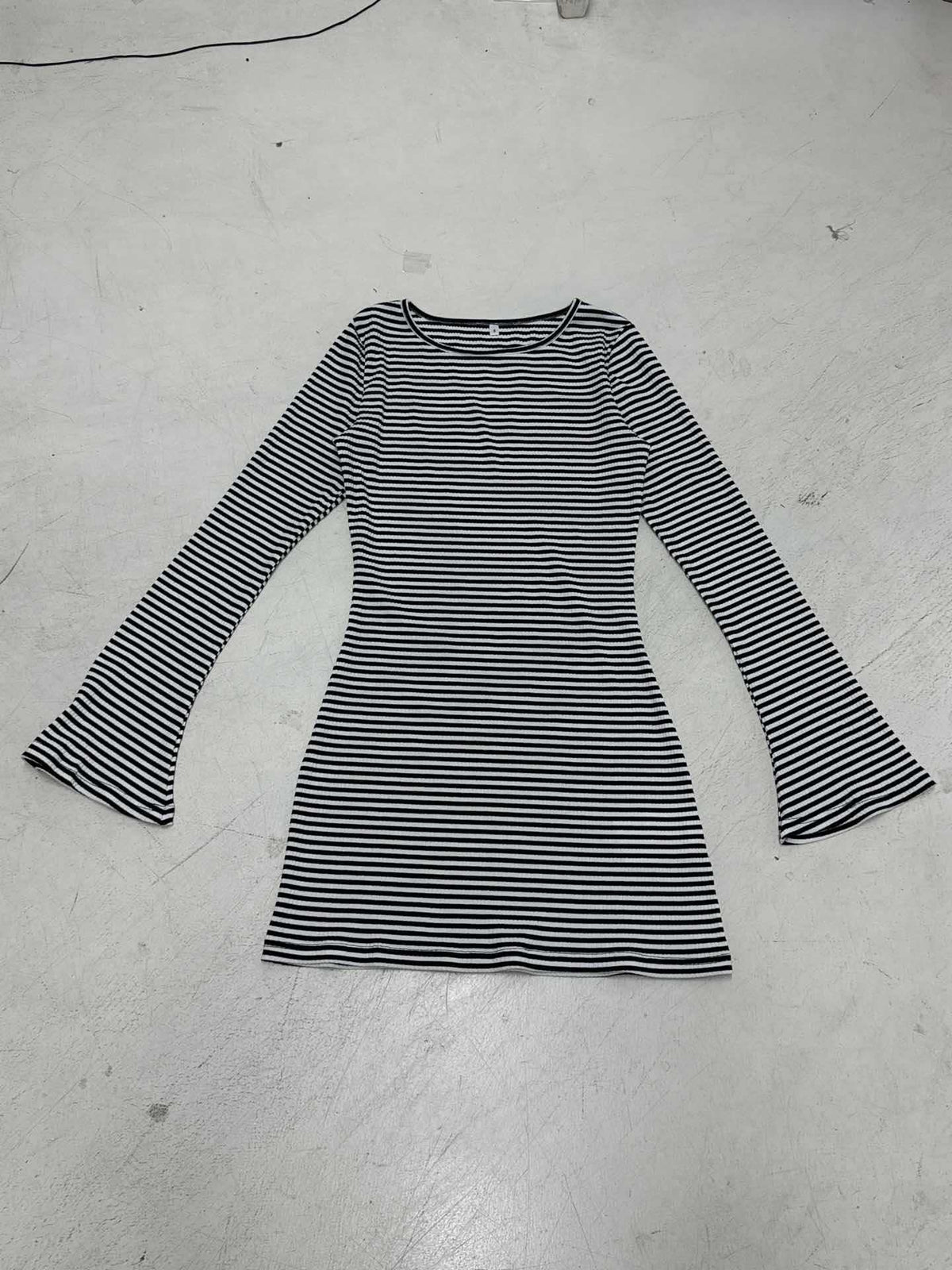 Robe mini côtelée cintrée pour femmes avec décolleté bateau et manches évasées Echo Archiv