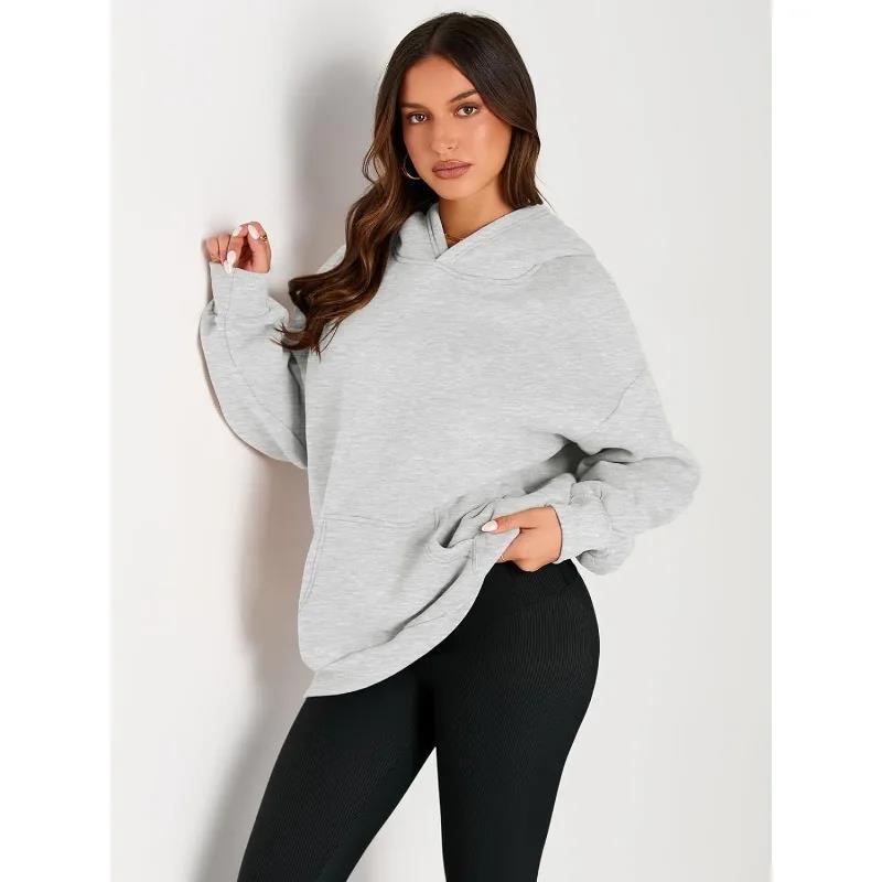 Sweat à capuche oversized pour femmes avec silhouette allongée et poche kangourou Echo Archiv
