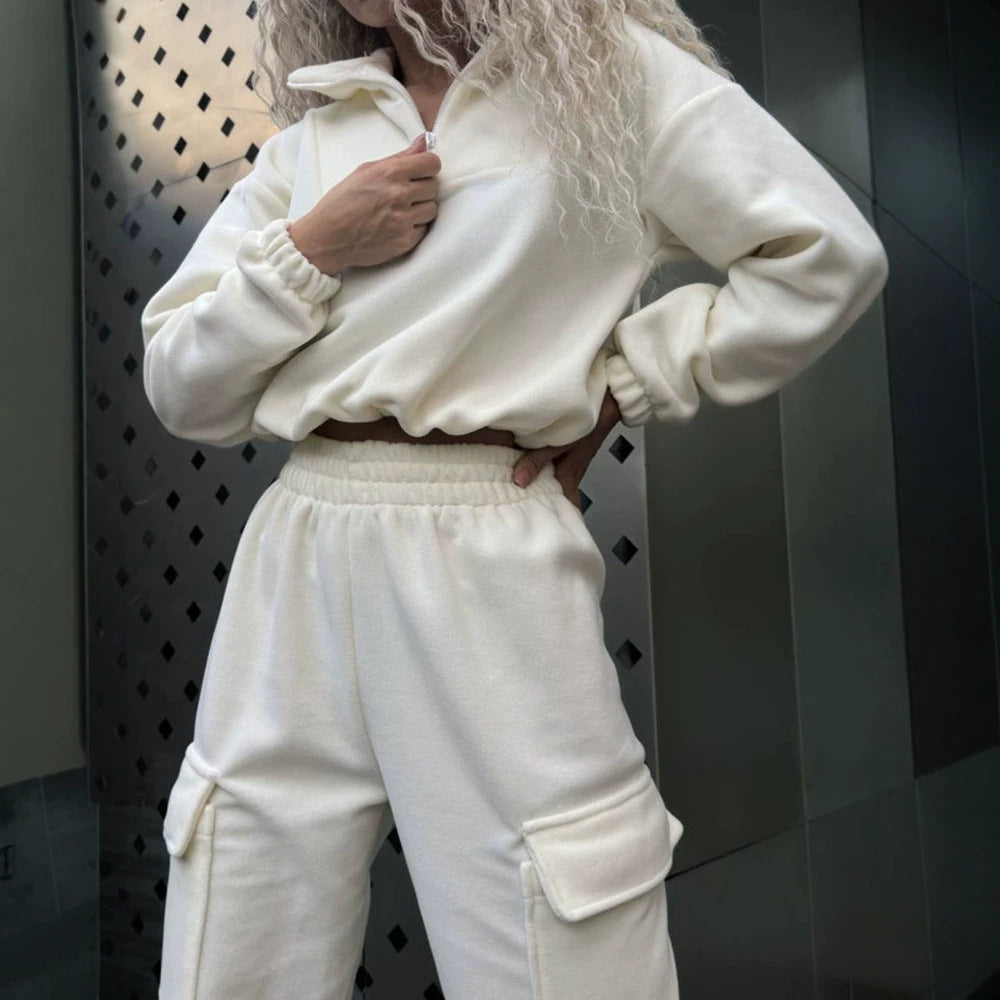 Ensemble de lounge sportif et élégant pour femmes en molleton de coton lourd avec col montant, poche kangourou et poche cargo Echo Archiv