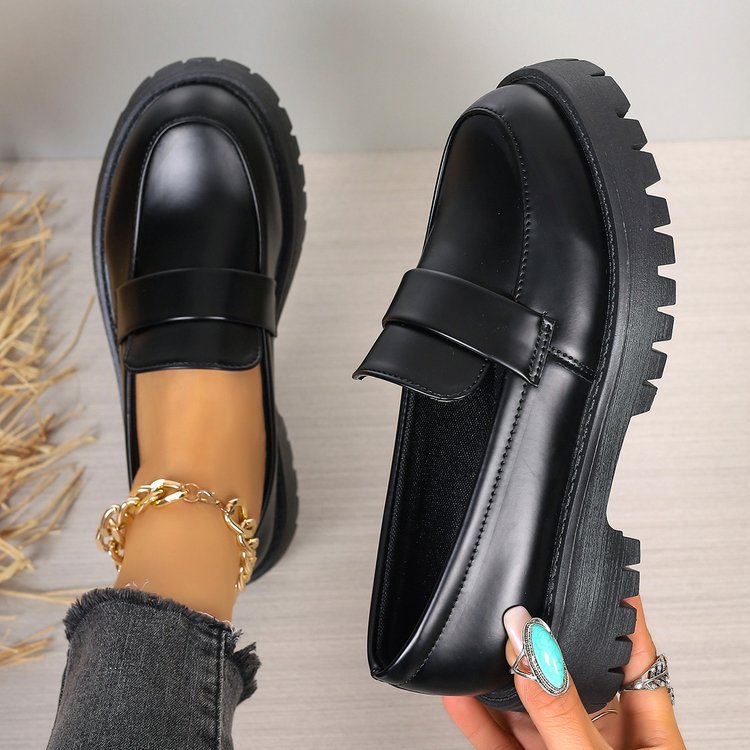 Mocassins pour femmes avec plateforme robuste et boucle stylée R&B