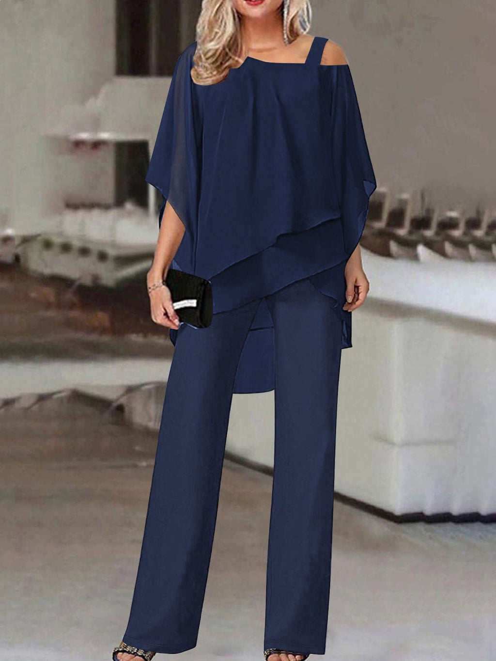 Blouse à couches pour femmes avec bretelles asymétriques et volant asymétrique Echoarchiv