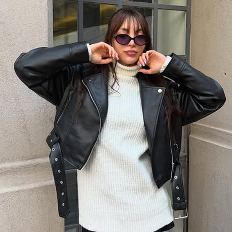 Veste de moto cintrée pour femmes en simili cuir avec fermeture éclair asymétrique, détails métalliques et ceinture à la taille Echo Archiv