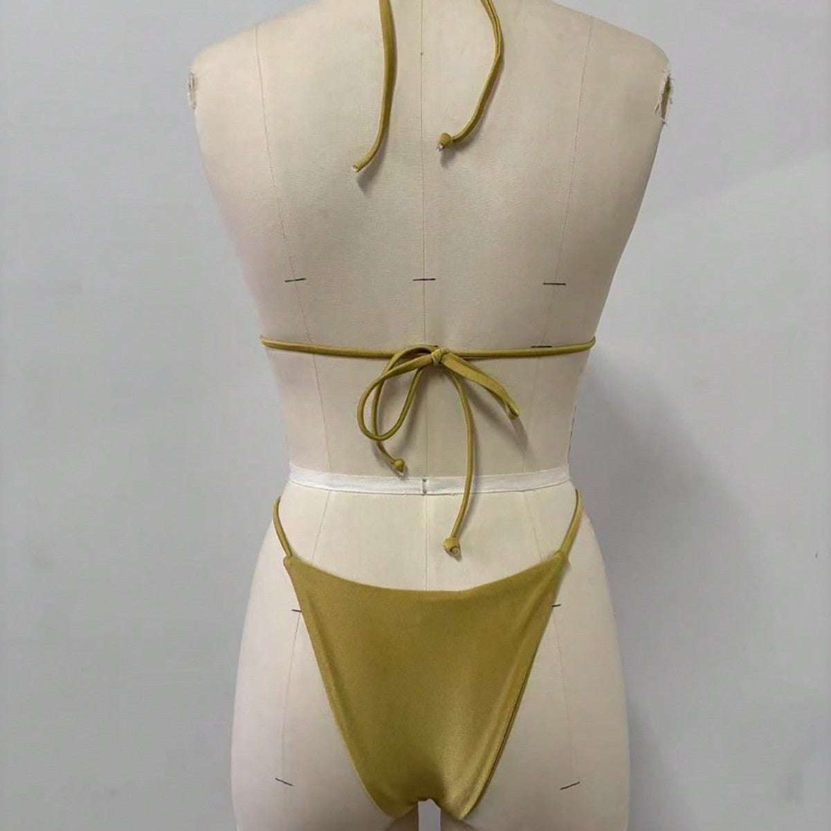 Ensemble de bikini triangle pour femmes avec des anneaux en métal tendance R&B