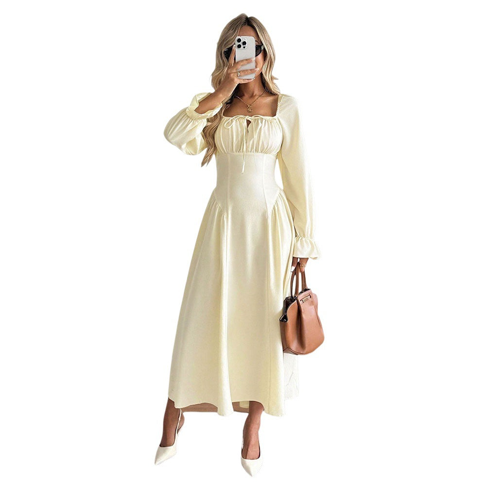 Robe midi romantique pour femmes avec taille corset, décolleté carré et manches volumineuses Echo Archiv