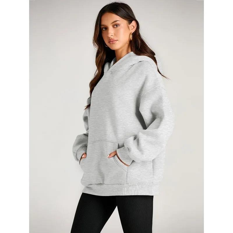 Sweat à capuche oversized pour femmes avec silhouette allongée et poche kangourou Echo Archiv