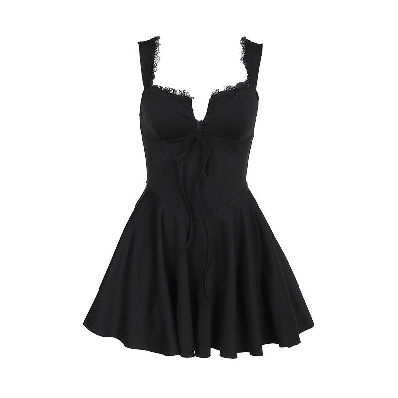 Robe mini ludique pour femmes avec volants et détails en nœud R&B
