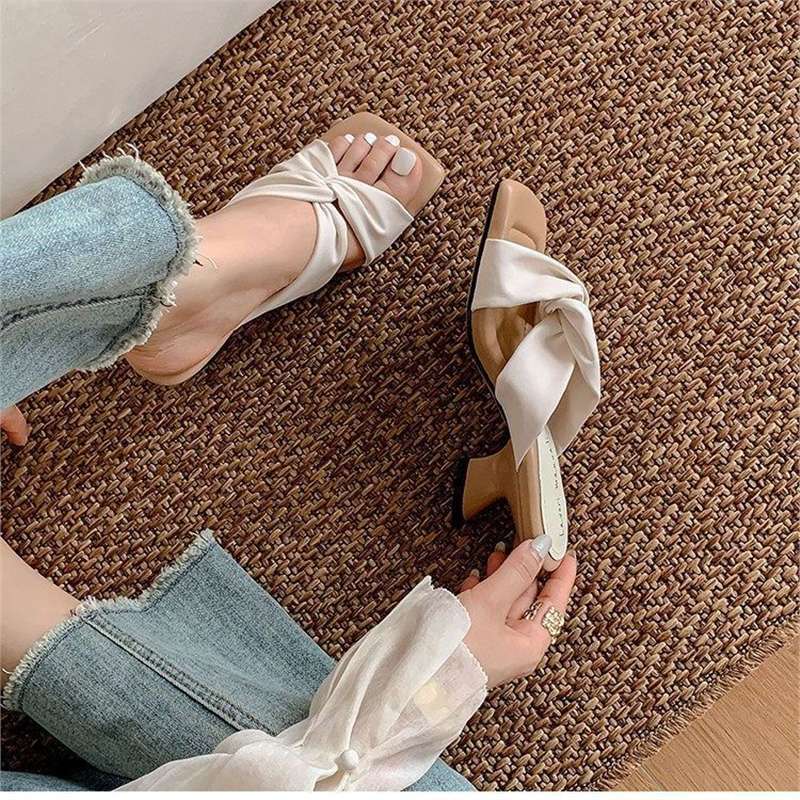 Mocassins élégants pour femmes avec un design de lanière à nœud artistique R&B