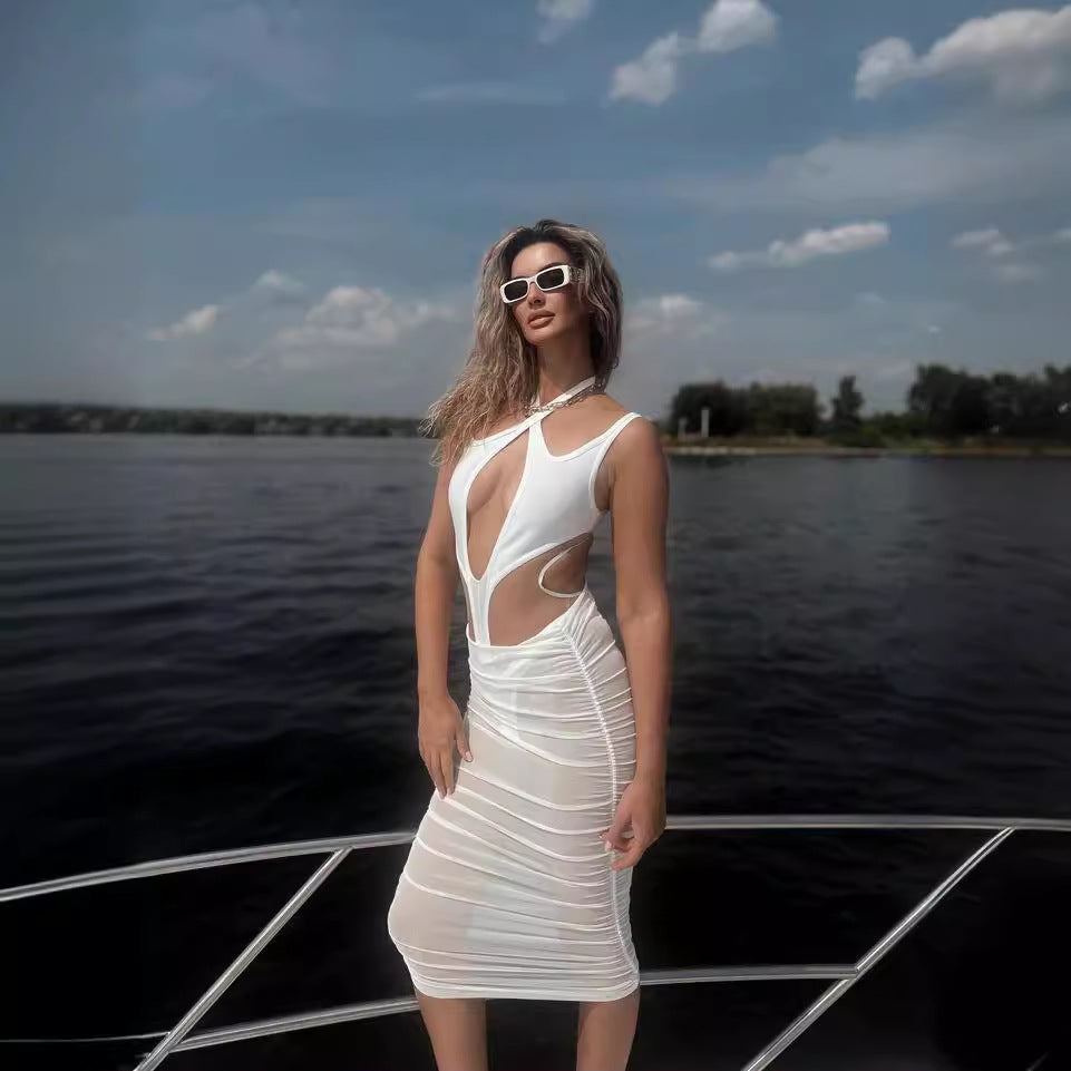 Robe ajustée pour femmes avec un design innovant à découpes et des inserts transparents Heidi-Mode