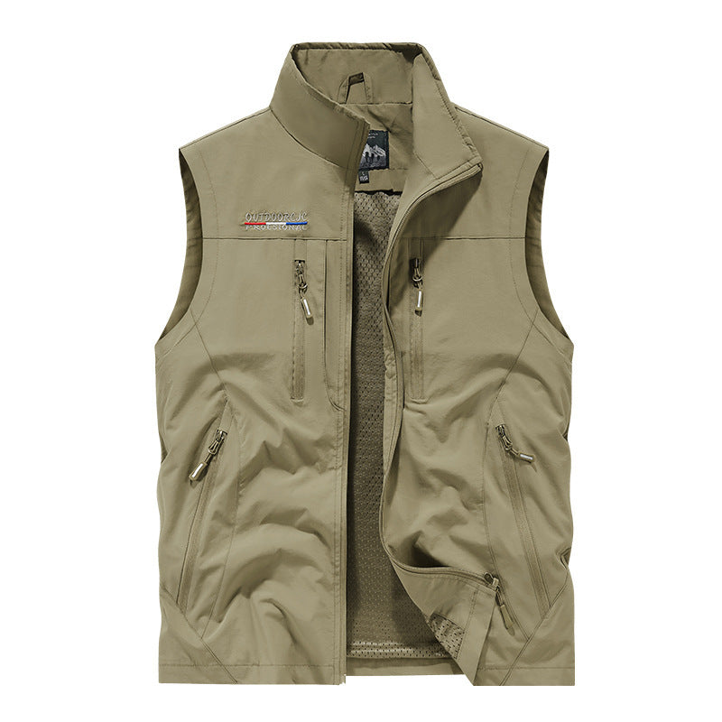 Gilet léger pour hommes de la marque Echo Archiv avec de nombreuses poches zippées