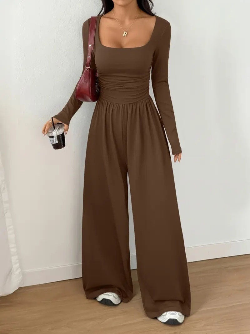 Combinaison pour femmes avec jambes larges, décolleté carré et taille froncée Echoarchiv