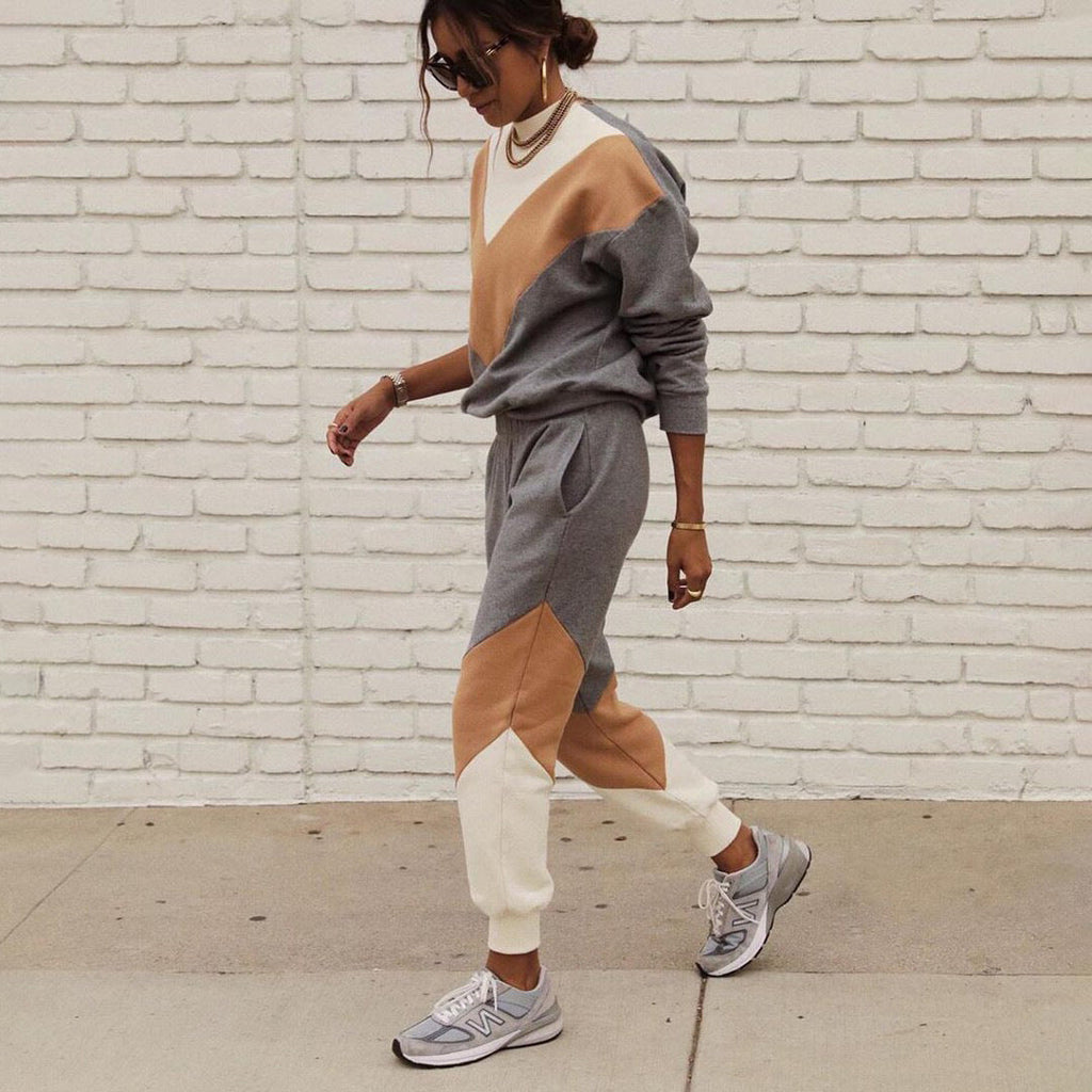 Ensemble de détente deux pièces pour femmes avec design V-Block, en polaire grattée à l'intérieur et pantalon de jogging tapered Echo Archive