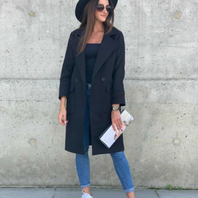 Manteau mi-long en mélange de laine pour femmes au design épuré avec col à revers et poches plaquées Echo Archive