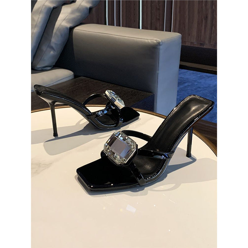 Mocassins élégants pour femmes avec détail en bijou scintillant R&B