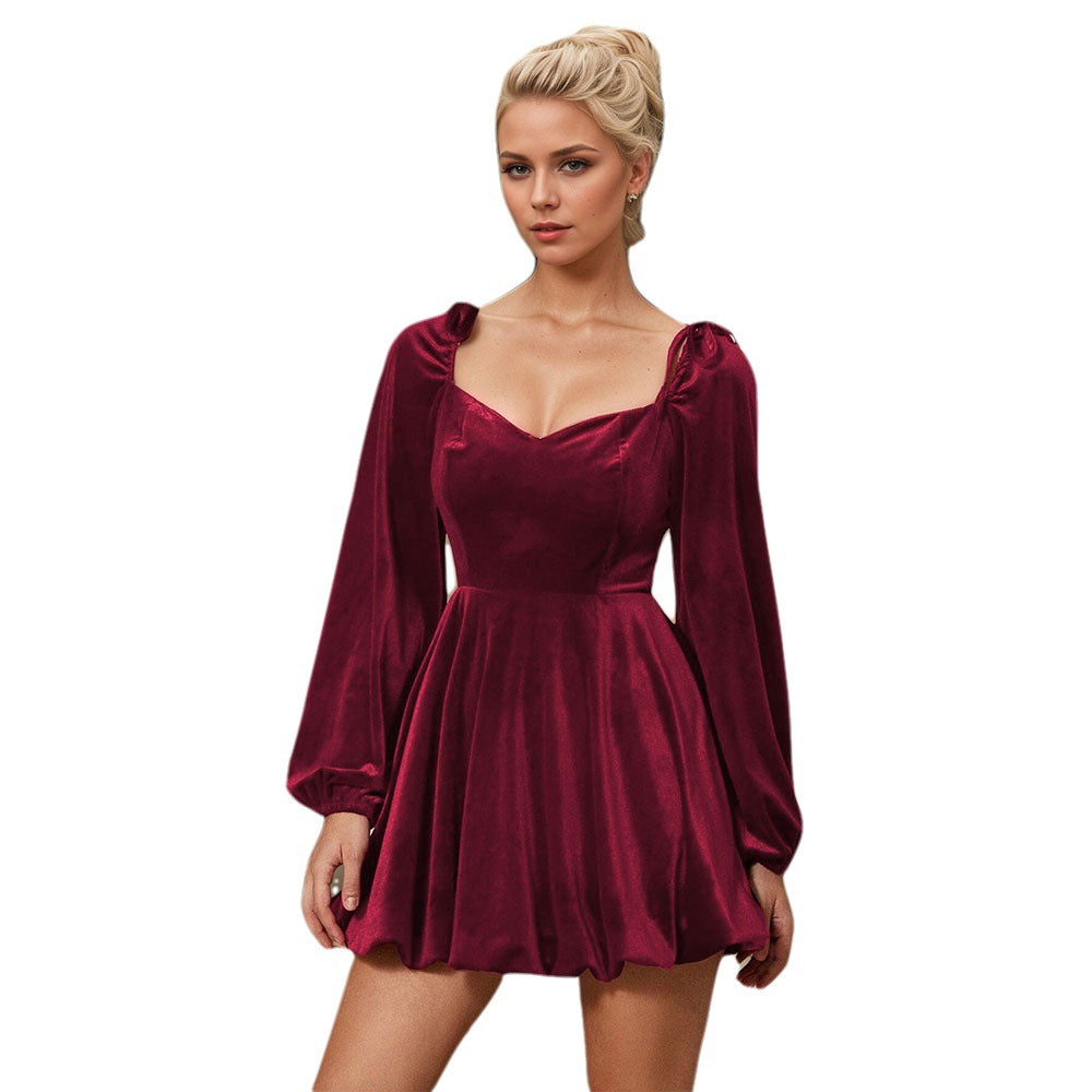 Robe mini en velours pour femmes avec décolleté en cœur, manches ballon longues et jupe évasée Echo Archiv