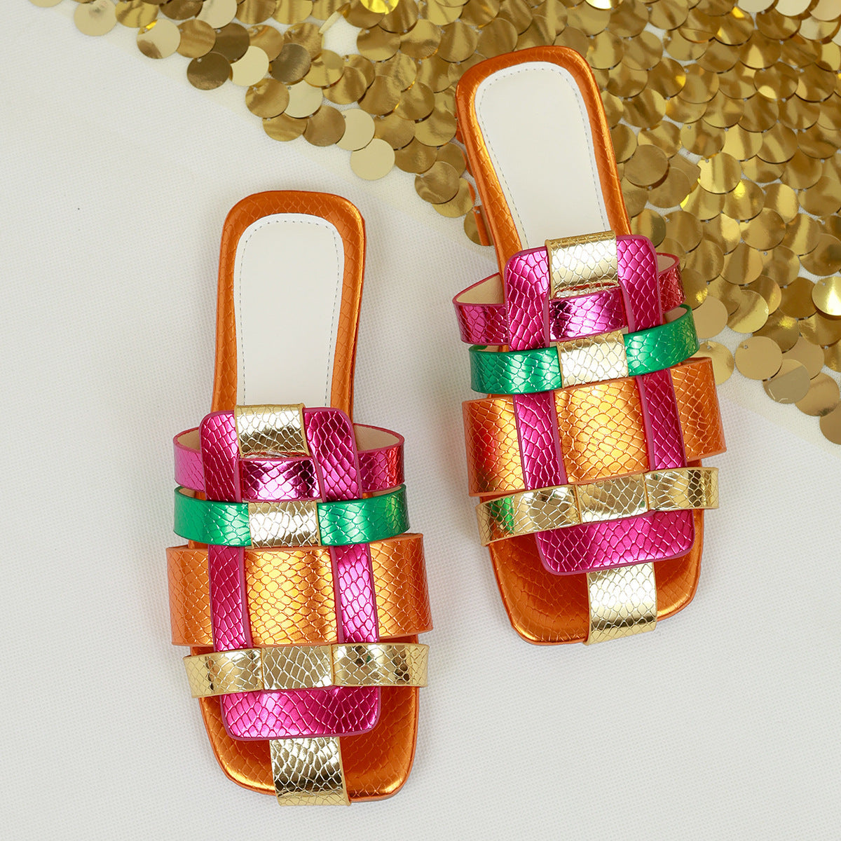 Mules tendance pour femmes avec design de lanières colorées R&B