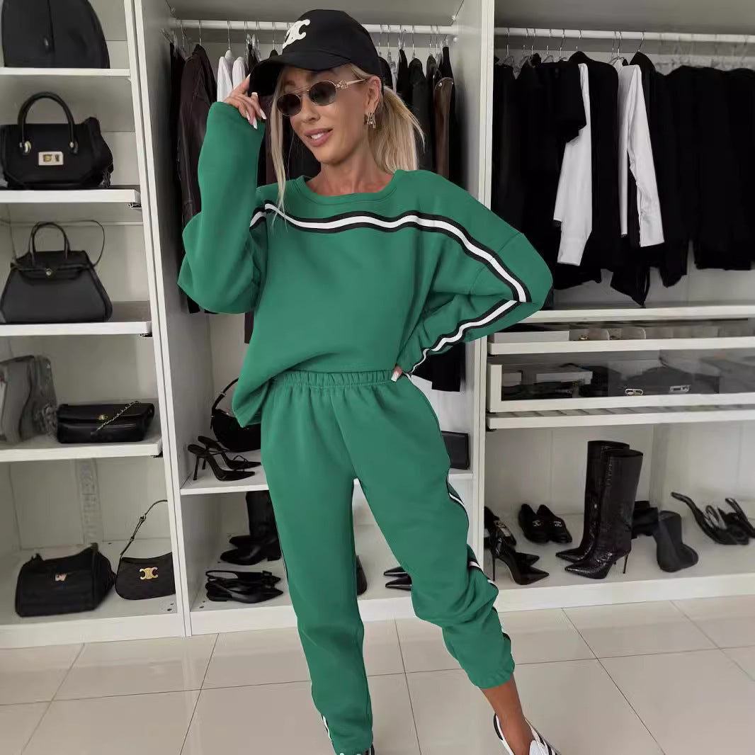 Ensemble de lounge sportif pour femmes avec bandes latérales rayées, sweat-shirt oversized et jogging élastique Echo Archive