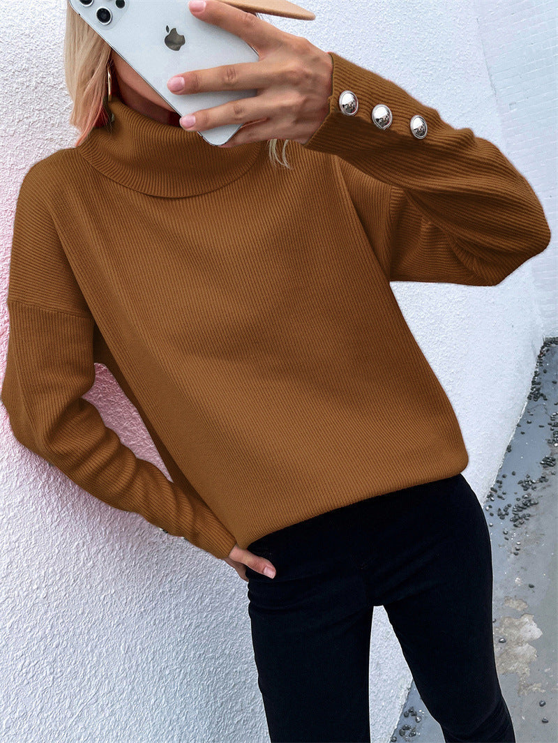 Pull à col roulé côtelé pour femmes avec coupe oversize et poignets à boutons décoratifs Echoarchiv