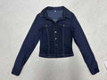 Veste en jean cintrée pour femmes avec coutures contrastantes marquées, poches poitrine et coupe flatteuse Echo Archiv