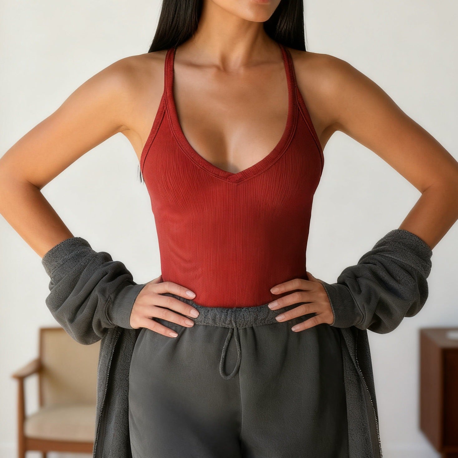Gilet Sportif Femme avec décolleté en V profond et bretelles réglables R&B