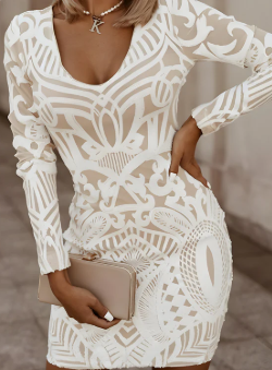 Noira | Robe mini femme avec décolleté en V et manches longues