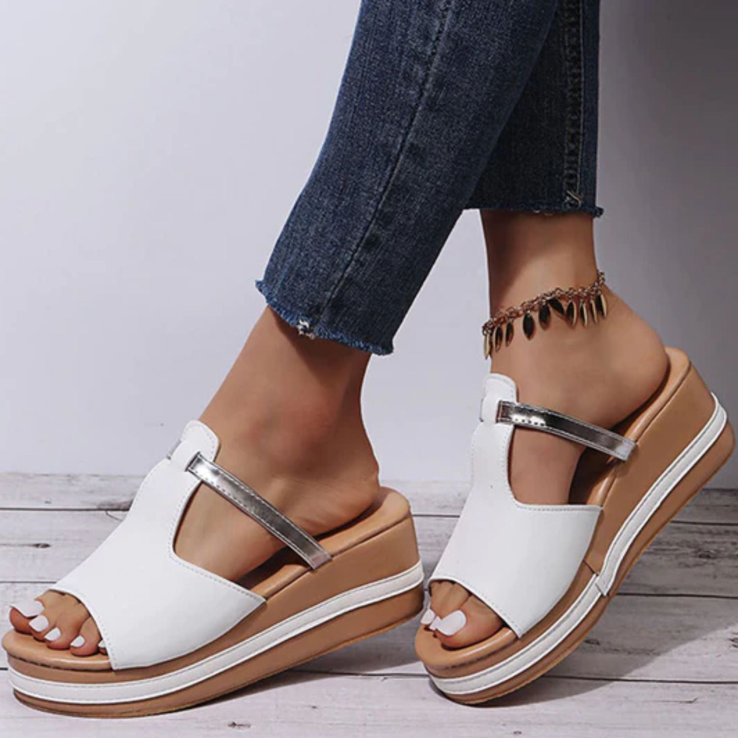 Sandales Compensées Avec Bout Ouvert Et Design À Enfiler Pour Femme | Idéal Pour L’été