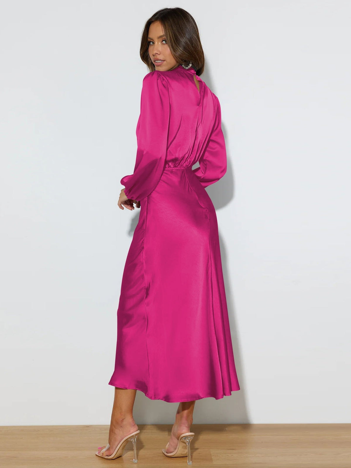 Robe en Satin pour Femme avec Col Montant et Manches Longues