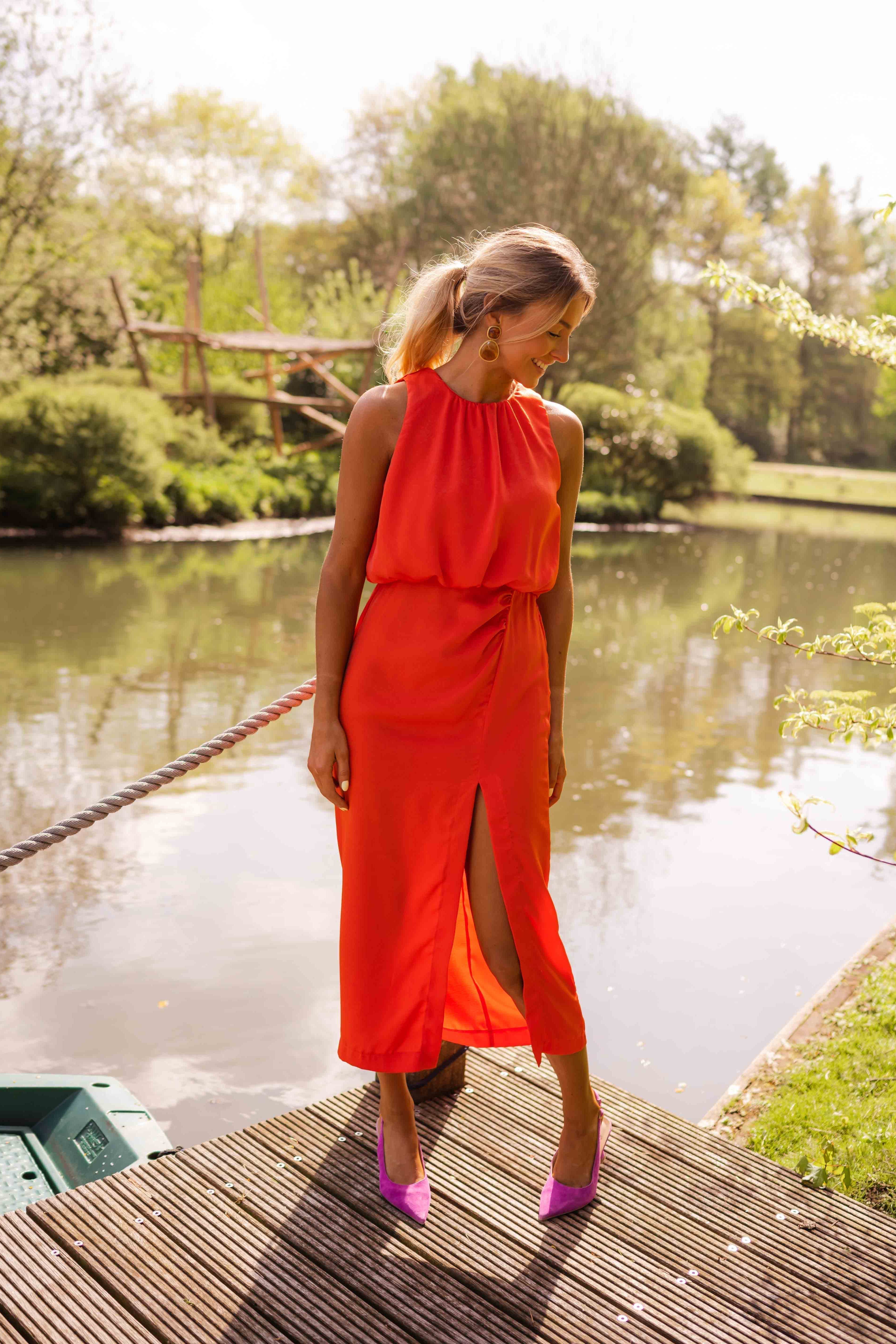 Zehelia | Robe midi sans manches avec élégante fente latérale