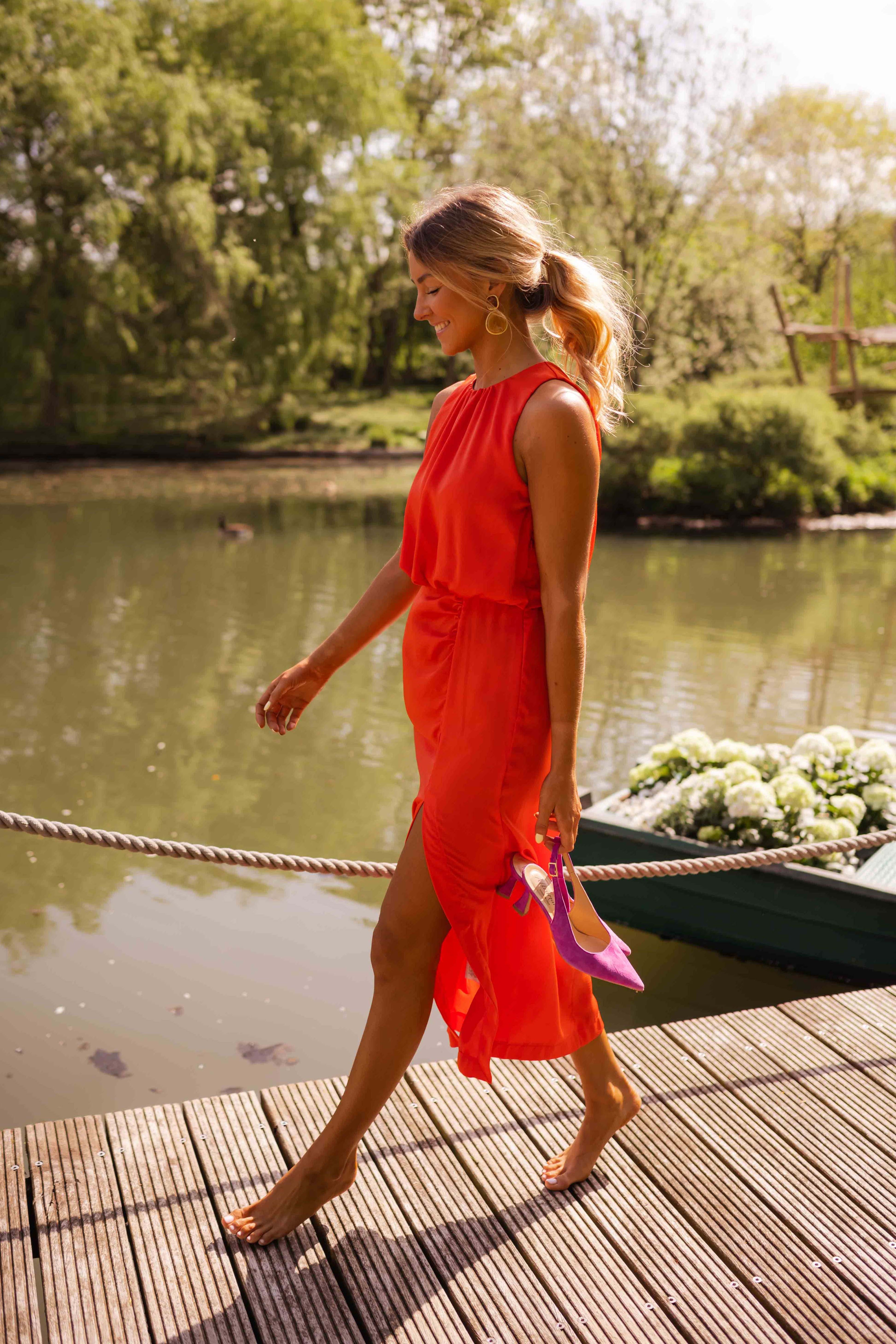 Zehelia | Robe midi sans manches avec élégante fente latérale