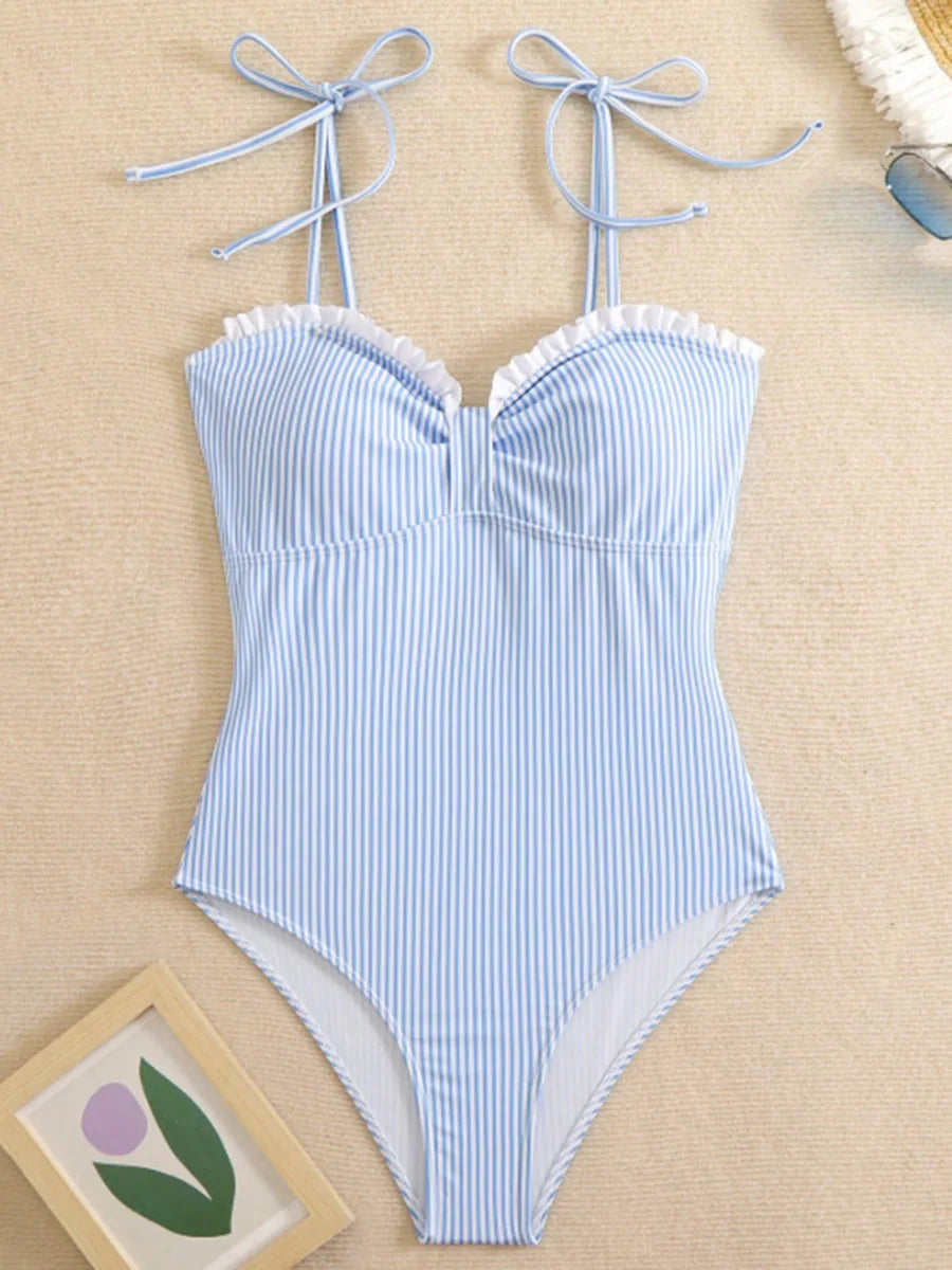 Elena | Maillot de bain une pièce rayé avec décolleté à volants