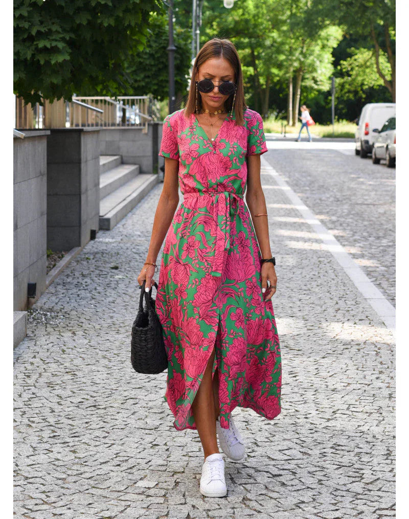 Suzanne – Robe élégante avec décolleté en V