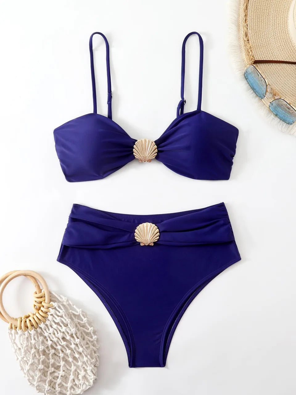 Bikini Élégamment Stylé Avec un Look Classique