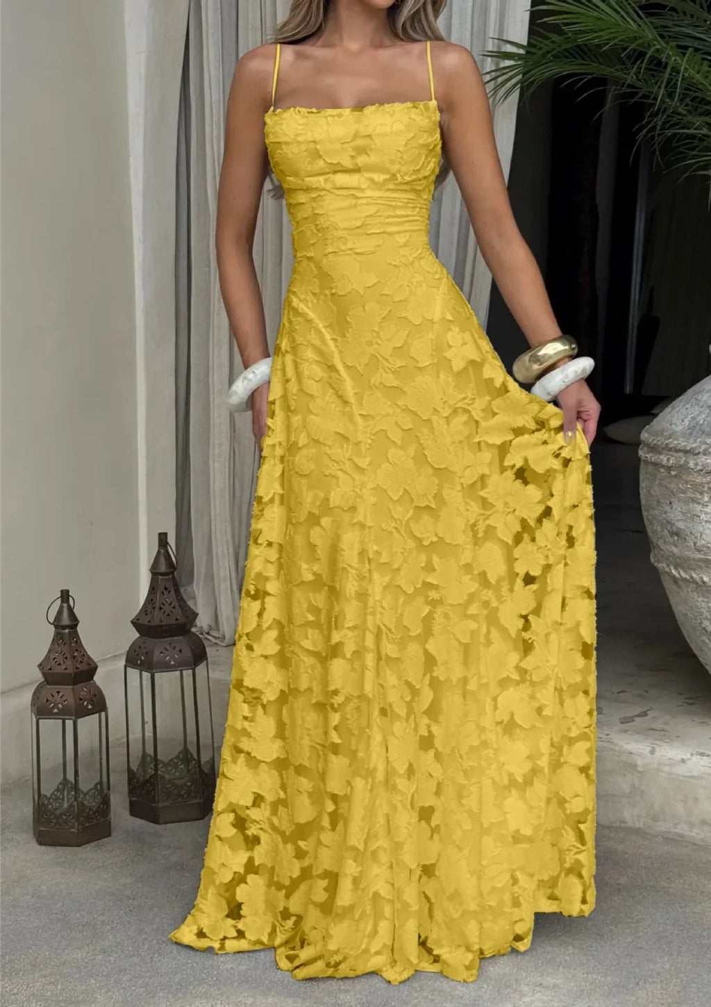 Robe maxi pour femmes avec détail lacé