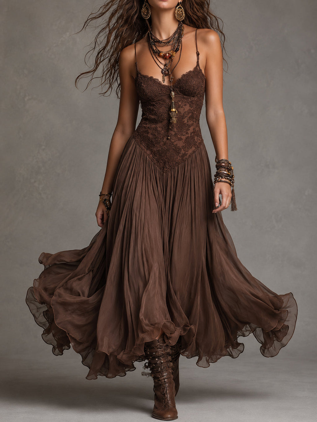 Deonissa | Robe maxi en chiffon marron avec empiècement en dentelle
