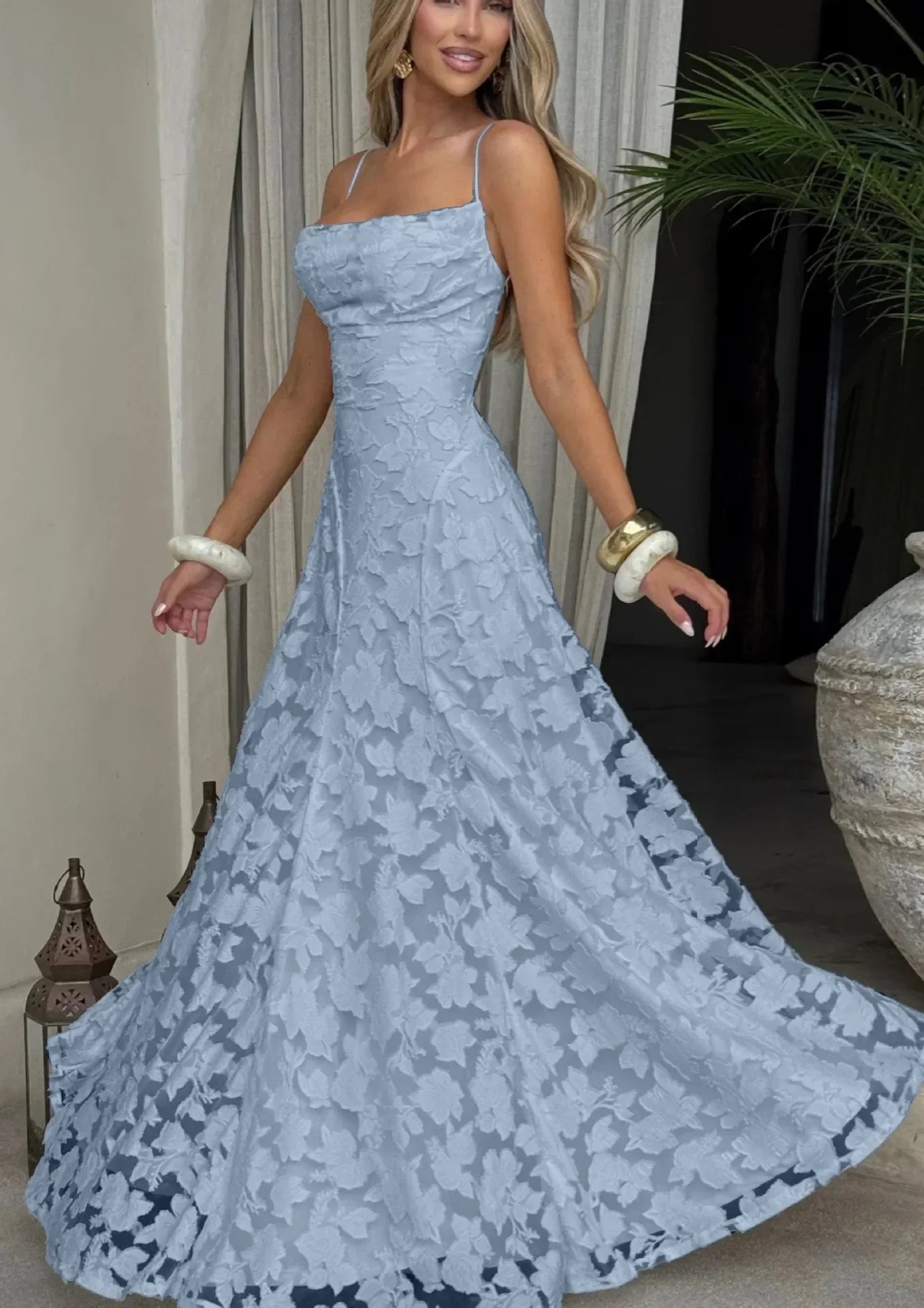 Robe maxi pour femmes avec détail à lacets