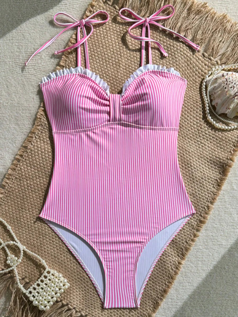 Elena | Maillot de bain une pièce rayé avec décolleté à volants