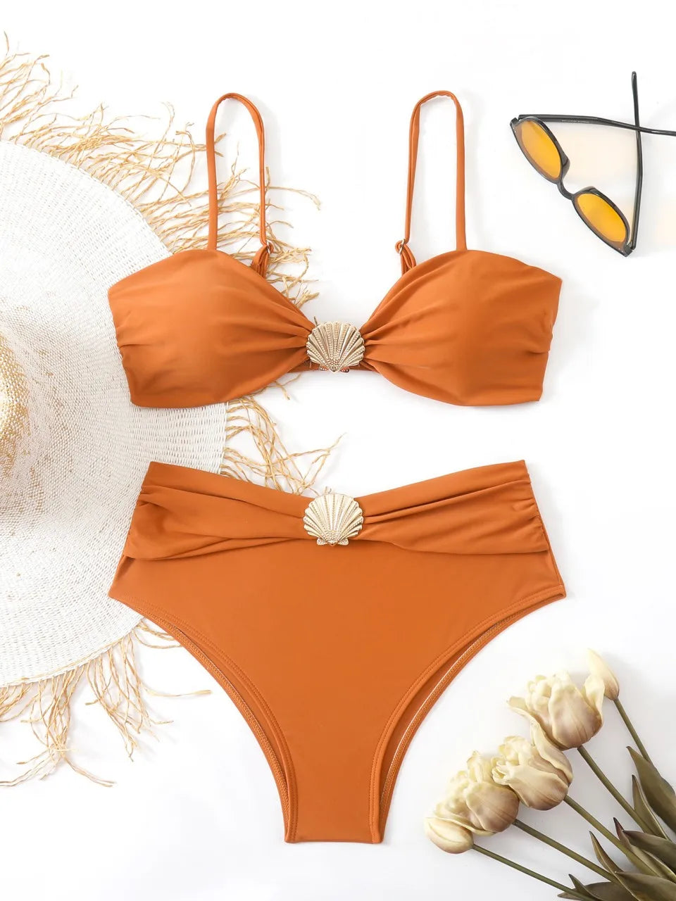 Bikini Élégamment Stylé Avec un Look Classique