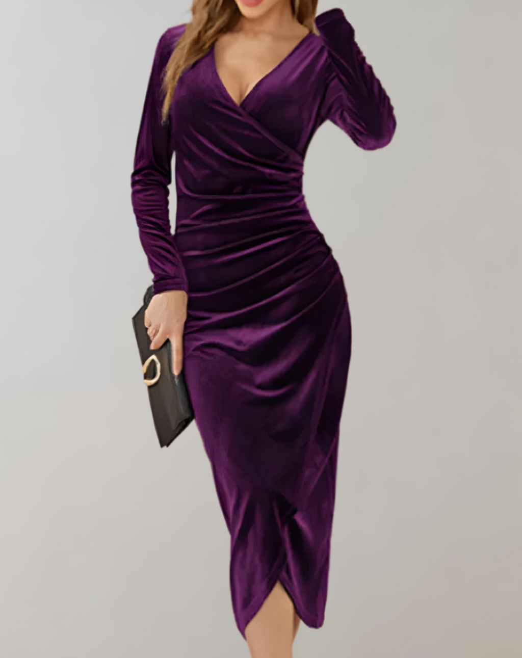 Robe portefeuille en velours avec manches longues et volants pour une soirée cocktail avec décolleté en V